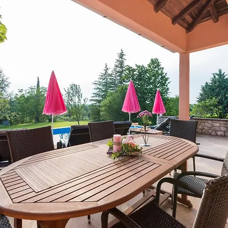 Sunset With Pool And Large, Mature Garden Prázdninový dům