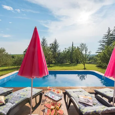 Prázdninový dům Sunset With Pool And Large, Mature Garden *