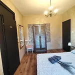 Dom wakacyjny Sunset With Pool And Large, Mature Garden *