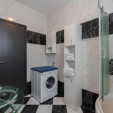 Casa vacanze Sunset With Pool And Large, Mature Garden *